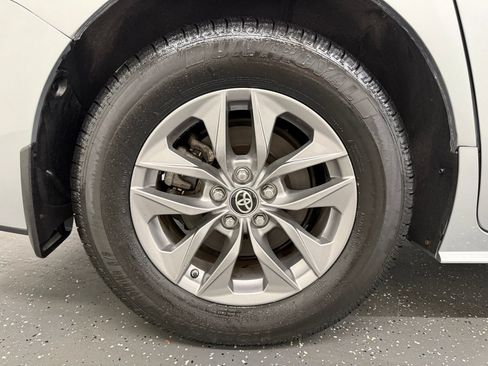 Used 2024 Toyota Sienna LE AWD/4WD image 20