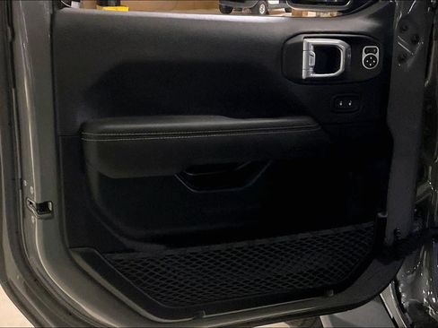 Used 2021 Jeep Gladiator Overland w/ Popular Equipment Package image 20