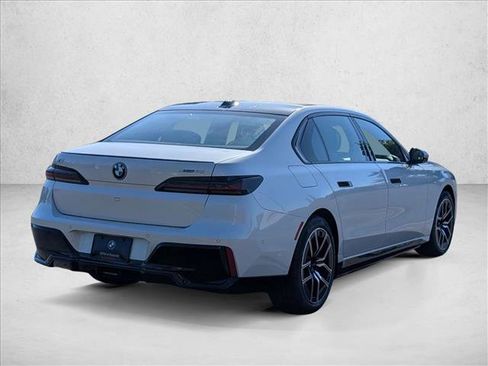 New 2026 BMW i7 xDrive60 AWD/4WD image 2