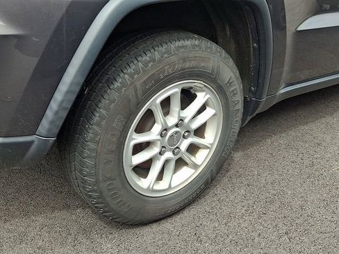 Used 2020 Jeep Grand Cherokee Laredo AWD/4WD image 7