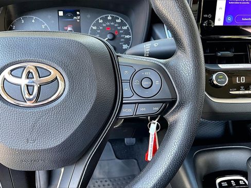 Used 2025 Toyota Corolla LE image 11