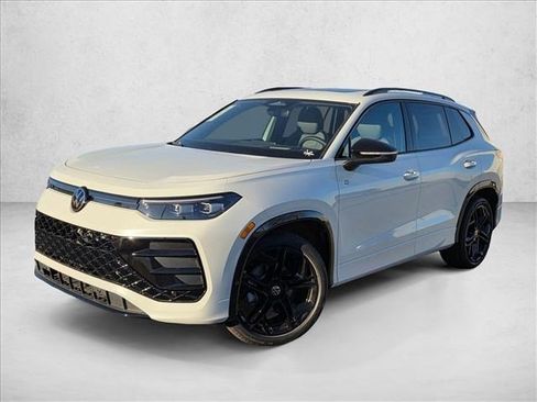 New 2026 Volkswagen Tiguan SE R-Line FWD image 1