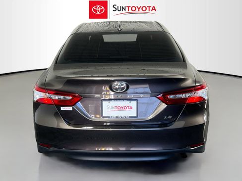 Used 2020 Toyota Camry LE FWD image 5