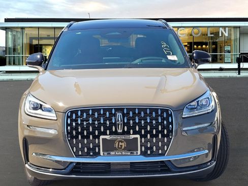 New 2025 Lincoln Corsair Reserve w/ Equipment Group 202A image 3