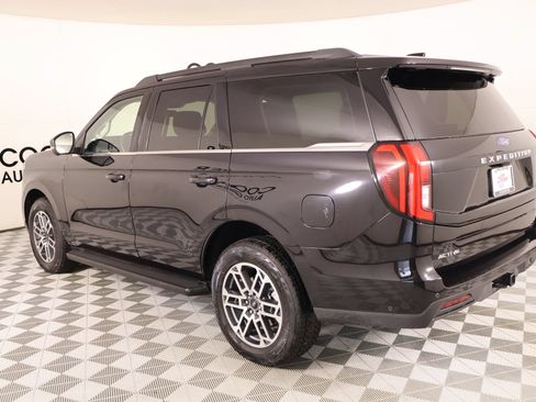 Used 2025 Ford Expedition Active AWD/4WD image 25