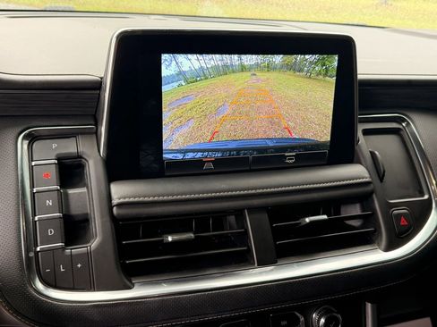 Used 2023 GMC Yukon SLT RWD image 18