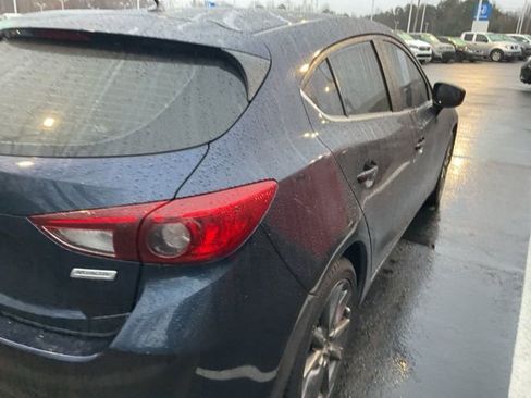 Used 2018 MAZDA MAZDA3 Touring image 5