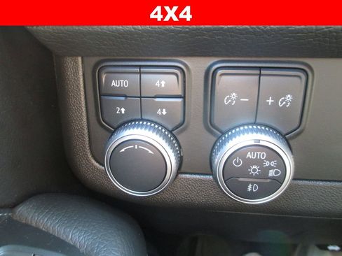 Used 2021 GMC Yukon Denali w/ Denali Premium Package AWD/4WD image 34