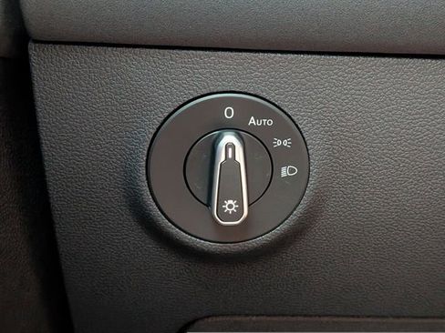 New 2026 Volkswagen Taos SE FWD image 27