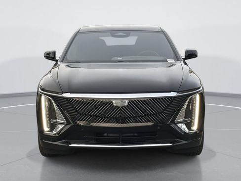 Used 2025 Cadillac Lyriq Luxury image 2