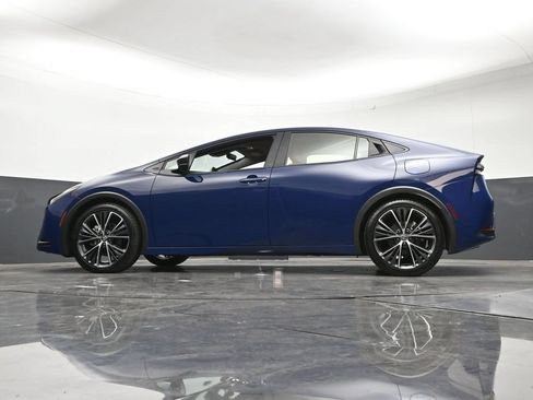 Used 2026 Toyota Prius Plug-In Hybrid FWD image 25