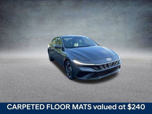 New 2025 Hyundai Elantra Limited image 3