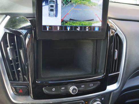 Used 2022 Chevrolet Traverse Premier AWD/4WD image 13