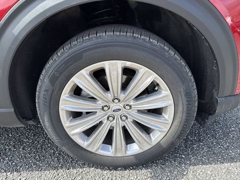 Used 2025 Ford Explorer Platinum w/ LUX Leather Package image 12