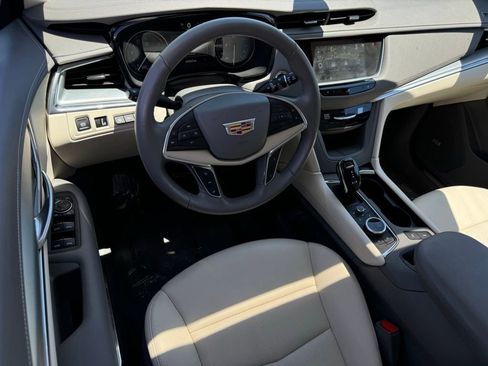 Used 2021 Cadillac XT5 Premium Luxury FWD image 25