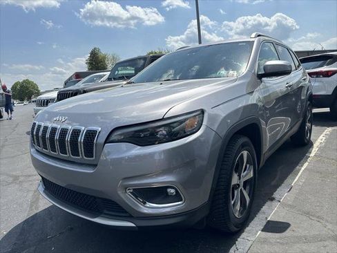 Certified 2019 Jeep Cherokee Limited w/ Luxury Group AWD/4WD image 3