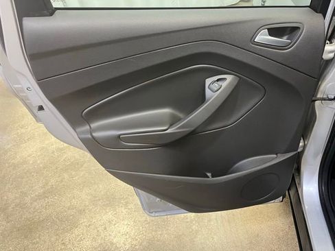 Used 2017 Ford Escape SE image 26