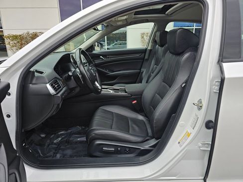Used 2020 Honda Accord Touring image 17