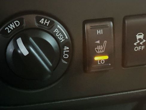 Used 2017 Nissan Frontier PRO-4X w/ Pro-4x Luxury Package image 19