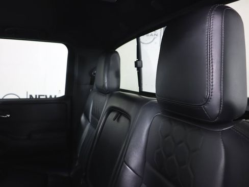 Used 2022 Nissan Frontier PRO-4X w/ Pro-4X Premium Package AWD/4WD image 22