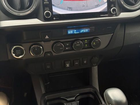 Used 2021 Toyota Tacoma TRD Off-Road AWD/4WD image 3