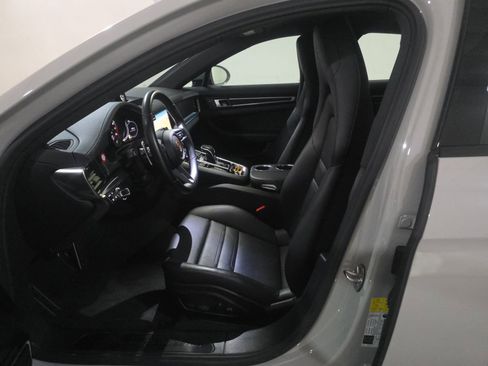 Used 2023 Porsche Panamera 4 Platinum Edition image 8