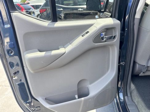 Used 2018 Nissan Frontier SV RWD image 23