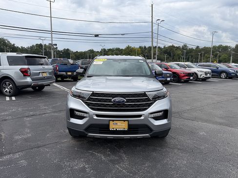 Certified 2023 Ford Explorer XLT w/ Equipment Group 202A AWD/4WD image 10