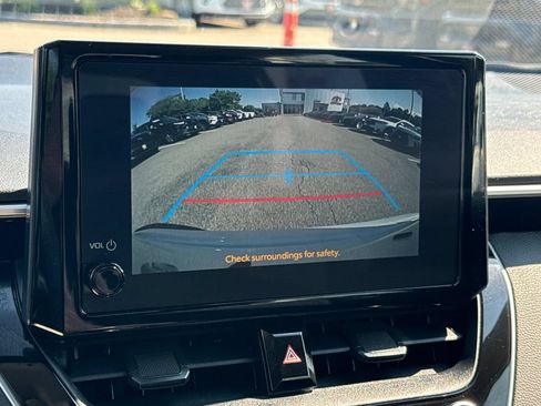 Used 2023 Toyota Corolla LE FWD image 23