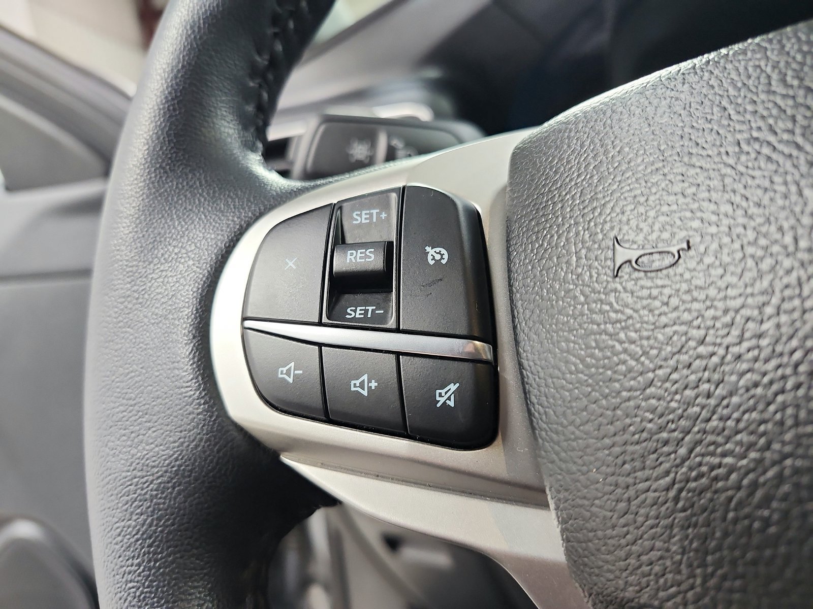 Used 2023 Ford Explorer XLT w/ Equipment Group 202A RWD image 23