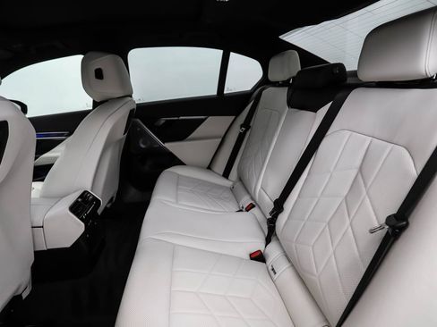Used 2024 BMW i5 M60 w/ Premium Package AWD/4WD image 22