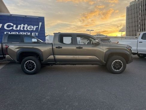 Used 2024 Toyota Tacoma TRD Off-Road image 2