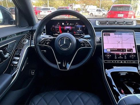 Used 2024 Mercedes-Benz S 580e 4MATIC Sedan image 8