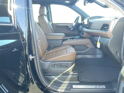 New 2026 Chevrolet Suburban High Country AWD/4WD image 27