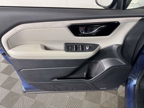 Certified 2025 Subaru Forester Limited image 17