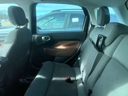 Used 2014 FIAT 500L Trekking w/ Popular Equipment Group image 8