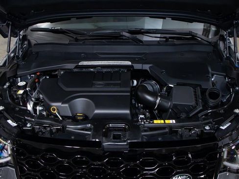 Certified 2025 Land Rover Discovery Sport Dynamic SE image 5