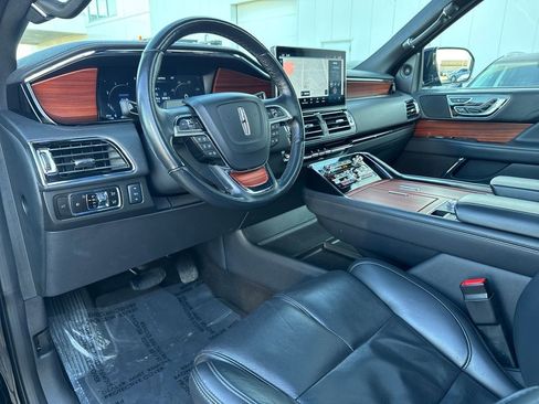 Used 2024 Lincoln Navigator Reserve image 13