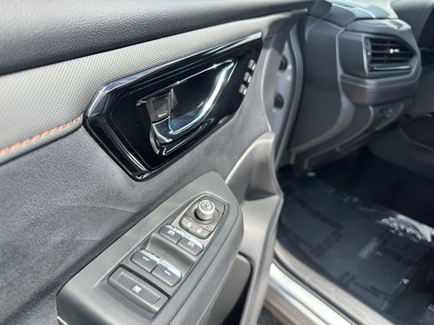 Used 2025 Subaru Forester Touring AWD/4WD image 14