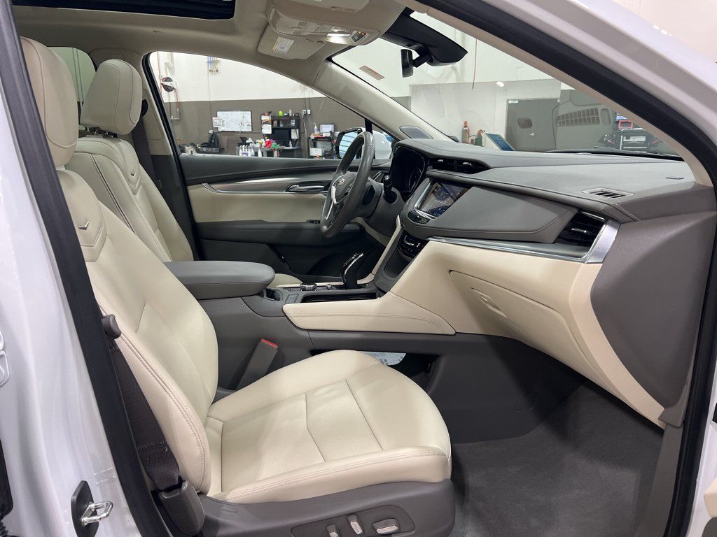 Used 2023 Cadillac XT5 Premium Luxury AWD/4WD image 11