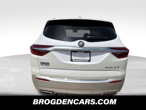 Used 2018 Buick Enclave Essence w/ Trailering Package FWD image 7