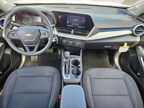 New 2026 Chevrolet Trax LS w/ LS Convenience Package FWD image 14