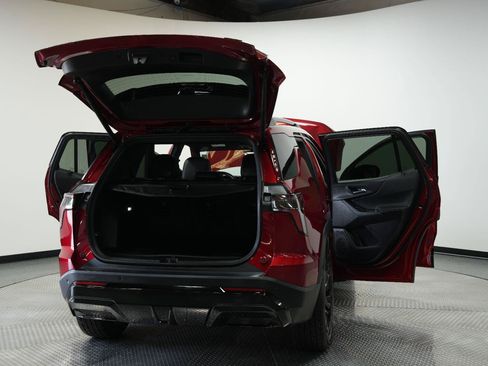 Used 2025 Chevrolet Equinox RS w/ Safety and Technology Package AWD/4WD image 13
