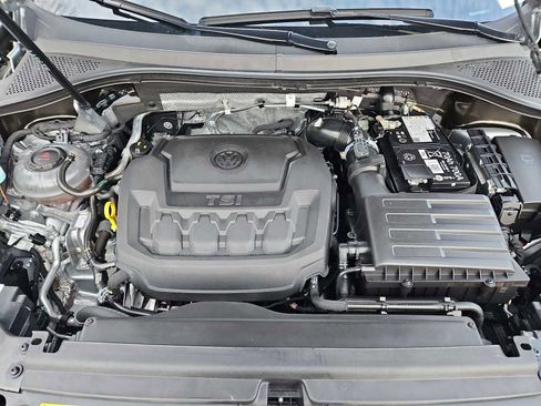 Used 2024 Volkswagen Tiguan Wolfsburg Edition image 33