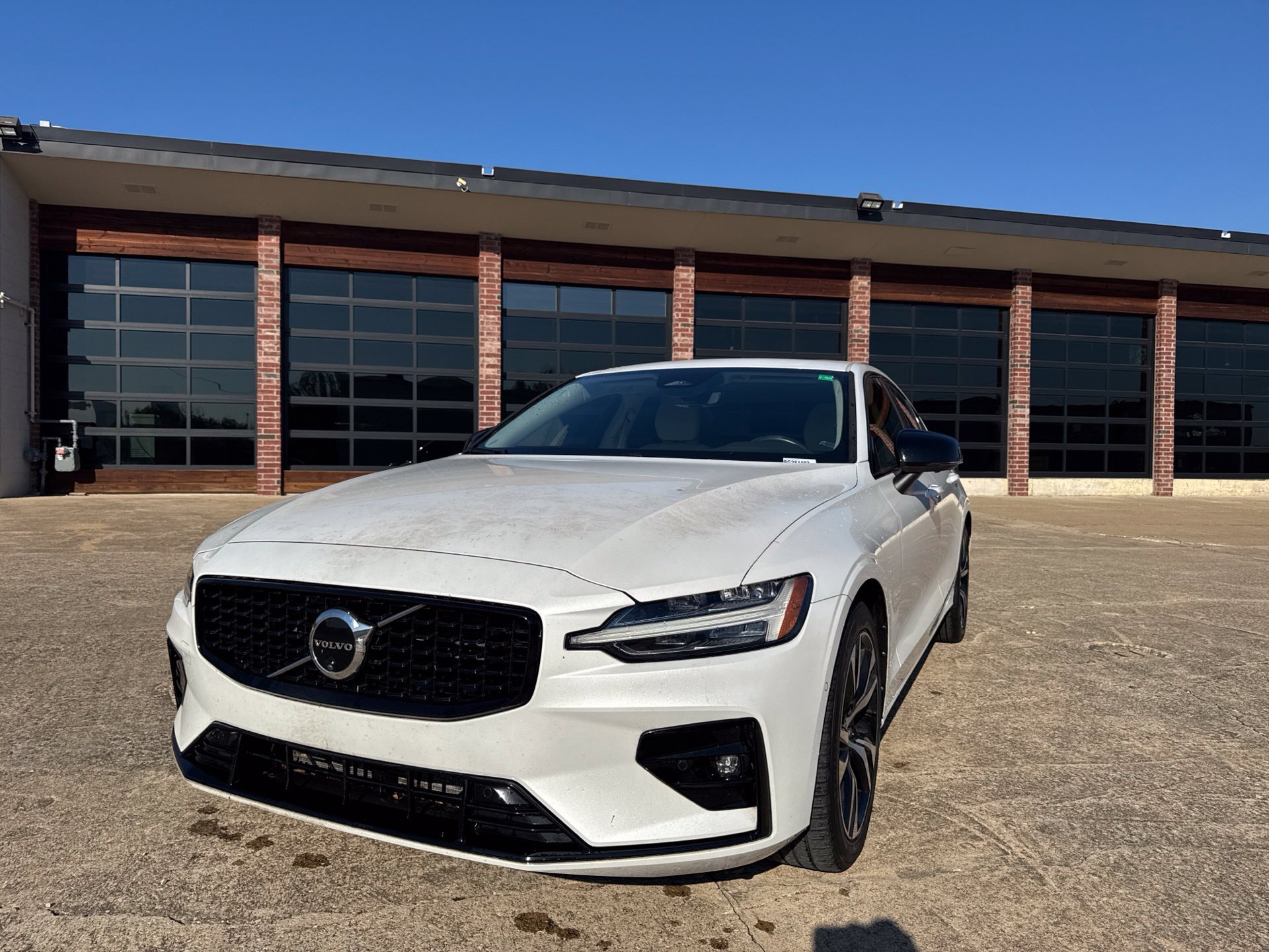 Used 2024 Volvo S60 B5 Plus FWD image 1