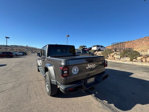 Used 2020 Jeep Gladiator Overland image 3