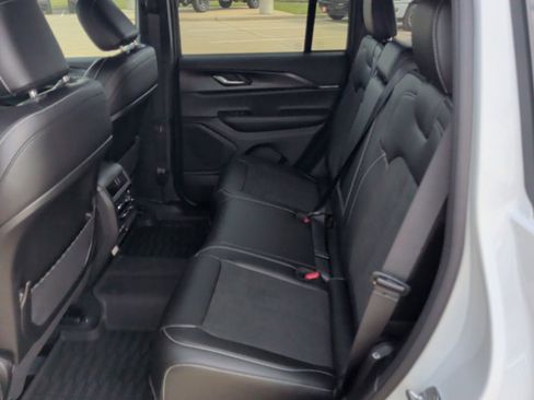 New 2025 Jeep Grand Cherokee Altitude image 37