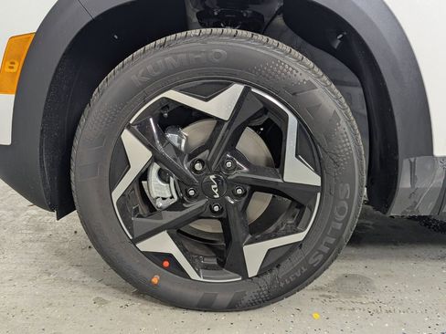 New 2026 Kia Seltos S image 9