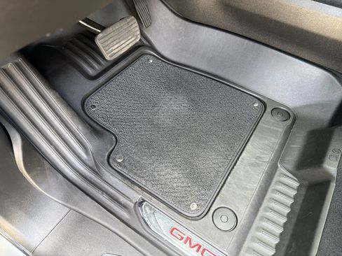 Used 2025 GMC Sierra 1500 Denali AWD/4WD image 17