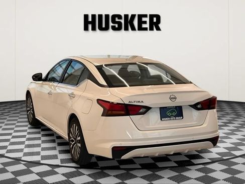 Used 2025 Nissan Altima 2.5 SV FWD image 5